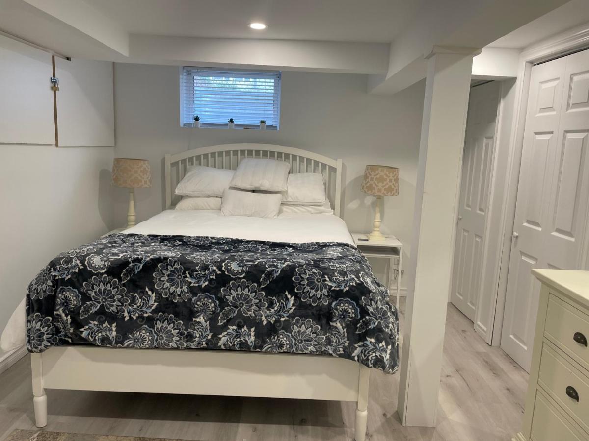 Newly Renovated 2 Bedroom 1 Ba *10 Min Walk To Falls* Niagara Falls Exterior photo